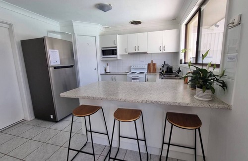 Long Jetty Casa | Coastal Haven: Spacious 3 Bedroom Home, Long Jetty