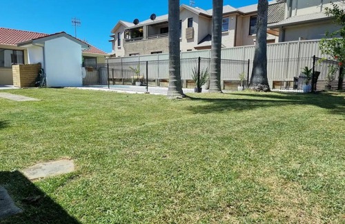 Long Jetty Casa | Coastal Haven: Spacious 3 Bedroom Home, Long Jetty