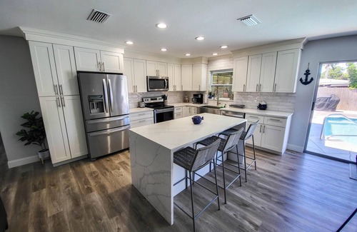 West Bradenton Casa | Coastal Home w/ Heated Pool Near Anna Maria Island