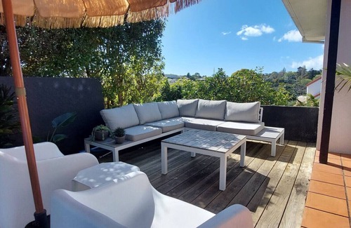 Kohimarama Apartamento | Coastal Home with Pool & Spa (Furnished Rentals)