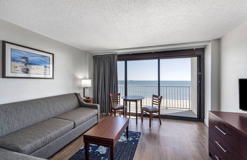 Northeast Virginia Beach Hotel | Coastal Hotel and Suites Virginia Beach Oceanfront