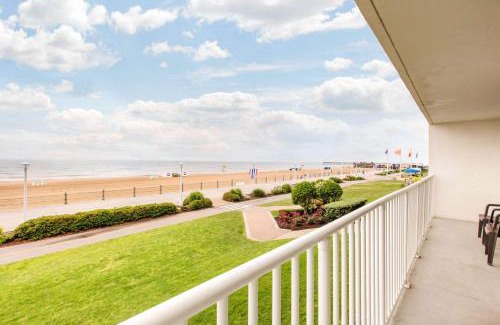 Northeast Virginia Beach Hotel | Coastal Hotel & Suites Virginia Beach - Oceanfront