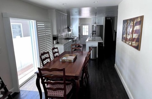 Naples Casa | Coastal Island Cottage, walk to the beach and walking paths along the waterfront