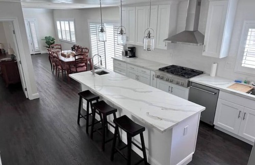Naples Casa | Coastal Island Cottage, walk to the beach and walking paths along the waterfront