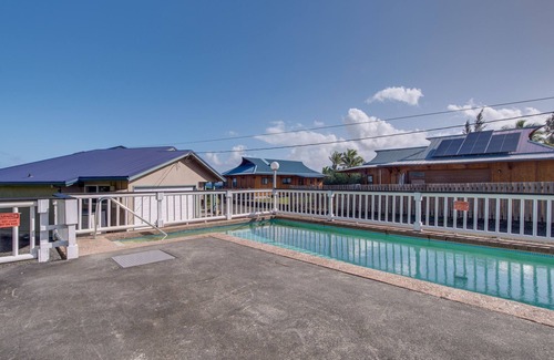 Keaau Casa | Coastal Keaau Home: Ocean & Sunrise Views, Pool