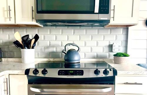 Hilton Head Island Apartamento | Coastal King Beach Flat Convenient to Everything!