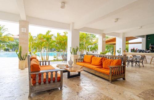 Los Melones Apartamento | Coastal Luxury 2-Bed w Pool Access in Bayahibe