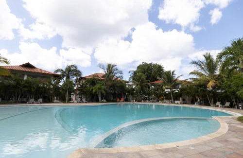 Los Melones Apartamento | Coastal Luxury 2-Bed w Pool Access in Bayahibe