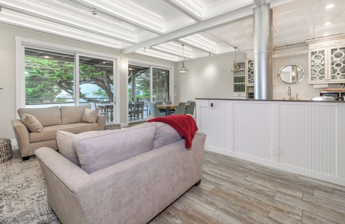Watsonville Casa | Coastal Luxury in Your Very Own Beach Home: 3 BR, 3 Bath Custom Pelican Point
