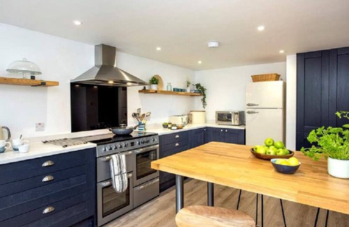 Carlyon Bay Casa | Coastal Luxury near Fowey - 5 mins to Beach & Golf