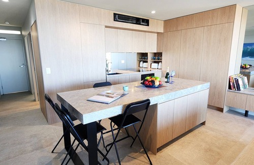 Bronte Apartamento | Coastal Luxury Overlooking Tamarama Beach - Views, Parking & Air Conditioning