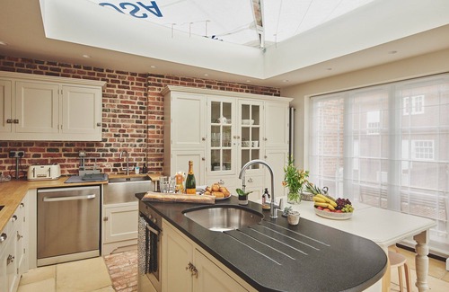 Hamble-le-Rice Cabaña | Coastal Manor Retreat - Luxury Cottages