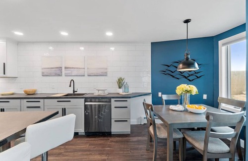 Newbury Casa | Coastal Modern Beachfront Chalet, sleeps 10+