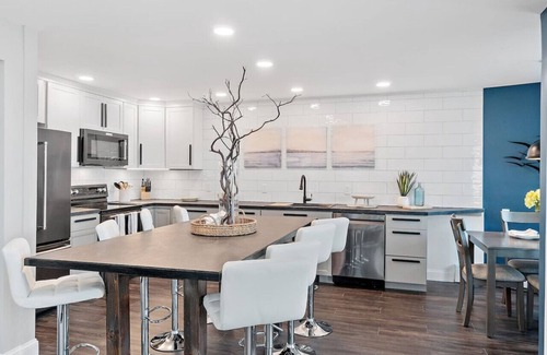 Newbury Casa | Coastal Modern Beachfront Chalet, sleeps 10+