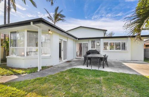 Anna Bay Casa | Coastal Oasis Steps to the Water's Edge