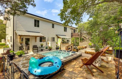 Topsail Beach Apartamento | Coastal Oasis with Hot Tub Walk to Beach!