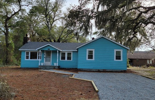 Ocean Isle Beach Cabaña | Coastal OIB Cottage