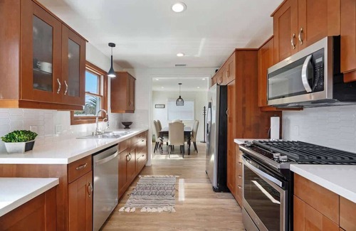 Carlsbad Village Casa | Coastal Palm Haven - With Hot Tub