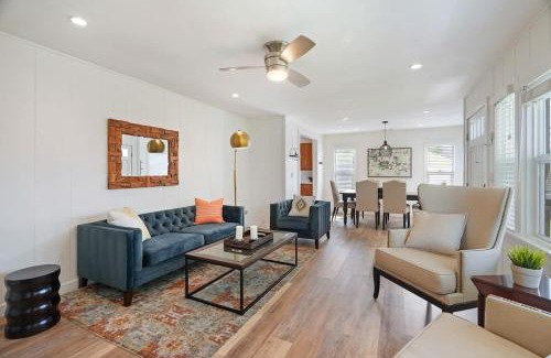 Carlsbad Village Casa | Coastal Palm Haven - With Hot Tub