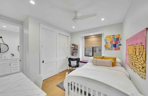Huntington Beach Casa | Coastal Paradise . Steps to the beach . Pool . Hot Tub
