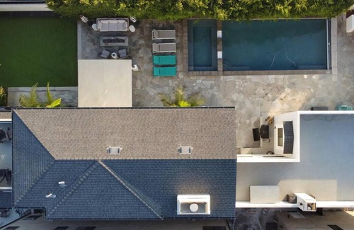 Huntington Beach Casa | Coastal Paradise . Steps to the beach . Pool . Hot Tub