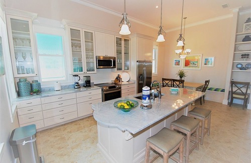 The Shores Cabaña | Coastal - Private Home Close To Beach & Bay 2 Bedroom Home by RedAwning