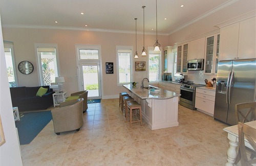 The Shores Cabaña | Coastal - Private Home Close To Beach & Bay 2 Bedroom Home by RedAwning