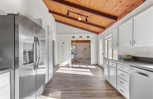 Moss Beach Casa | Coastal Retreat - 3,000 sqft, Pets Ok, Walk 2 Beach & Tidepools, Surf, see Seals