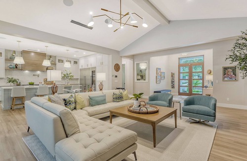Cherokee Park Casa | Coastal Retreat Near Siesta Key- 5 Bedrooms, Pool & Spa- 1 month minimum