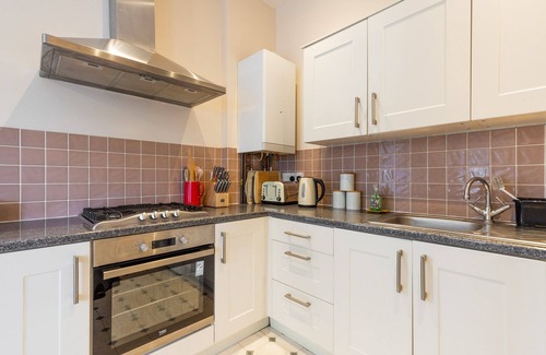 Overstrand Cabaña | Coastal Retreat | Just minutes away on foot from Overstand's sandy beach!