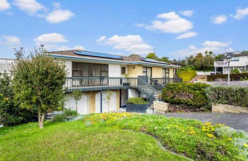 Browns Bay Casa | Coastal Retreat Unit close to Beach
