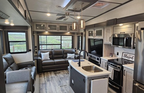 Port Bolivar Casa | Coastal RV Stay – Montana High Country - Sleeps 4
