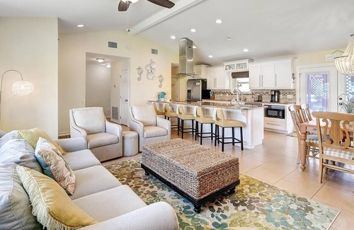 Key Allegro Casa | Coastal Serenity 3 Bedroom Home by Redawning