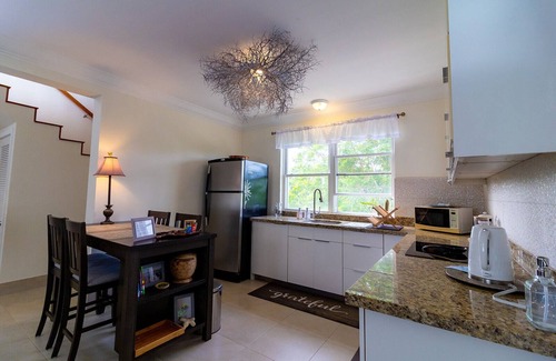Enterprise Condominio | Coastal Serenity - Rooftop Terrace, 1 minute to ocean
