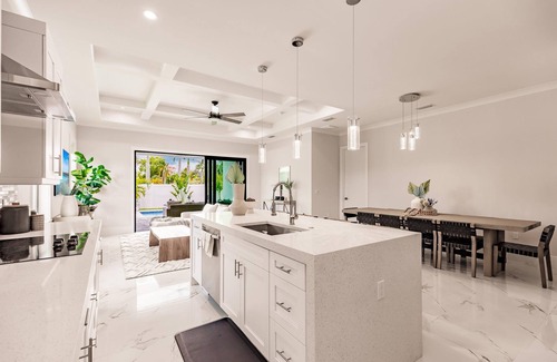 Naples Park Casa | Coastal Sol by Boutiq