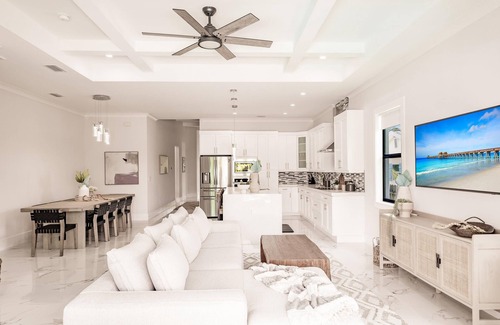 Naples Park Casa | Coastal Sol by Boutiq