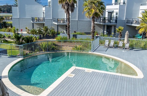Batehaven Apartamento | Coastal Studio with Stunning Beach Views – Perfect for a Relaxing Getaway