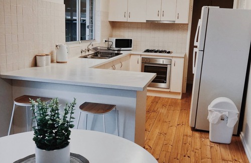 O'sullivan Beach Casa | Coastal Three Bedroom Retreat