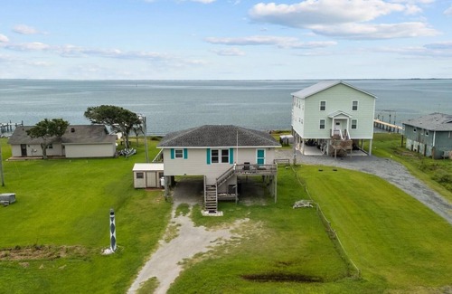 Harkers Island Casa | Coastal Tide 3 Bedroom Home by RedAwning