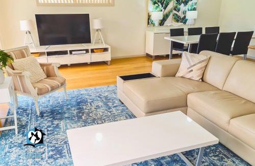 Aldinga Beach Casa | Coastal Vibe, 4 beds Short Walk to the Beach