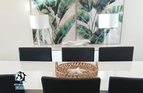 Aldinga Beach Casa | Coastal Vibe, 4 beds Short Walk to the Beach