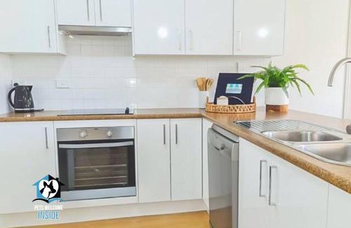 Aldinga Beach Casa | Coastal Vibe, 4 beds Short Walk to the Beach