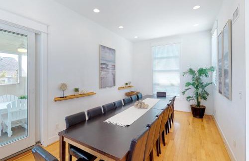 Sandbridge Casa | Coastal View II