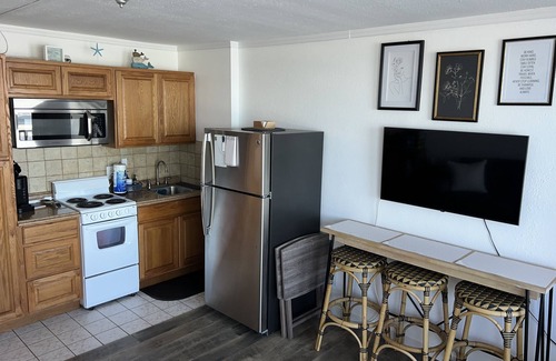 Lenox Park Condominio | Coastal Waters ~ One Bedroom Oceanfront Condo