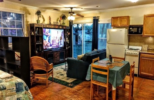 Country Club Estates Apartamento | Escapada linda y acogedora en Tidal Creek & Marsh