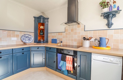 Rye Harbour Casa | COASTGUARD COTTAGE, pet friendly, with a garden in Rye Harbour