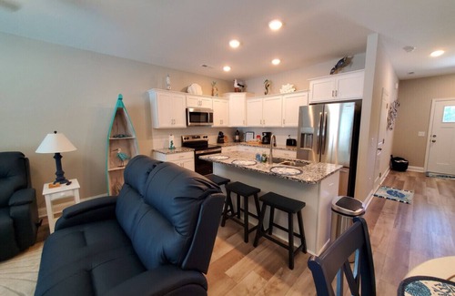 Cedar Point Casa | Coastline Townhome Beach Getaway - Located by The Emerald Isle Bridge