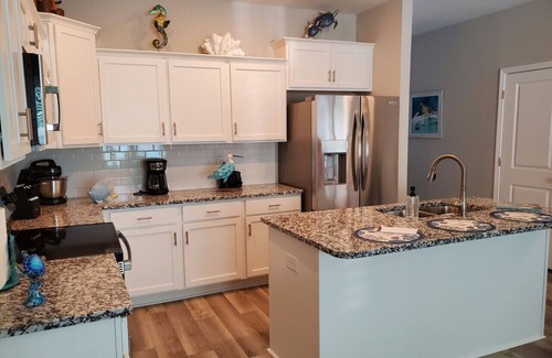 Cedar Point Casa | Coastline Townhome Beach Getaway - Located by The Emerald Isle Bridge