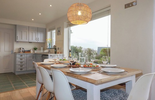 Trenance Cabaña | COASTMAN'S NEST, family friendly, with open fire in Mawgan Porth