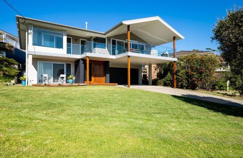 Mollymook Beach Casa | Coastwatch on Bannister Headland